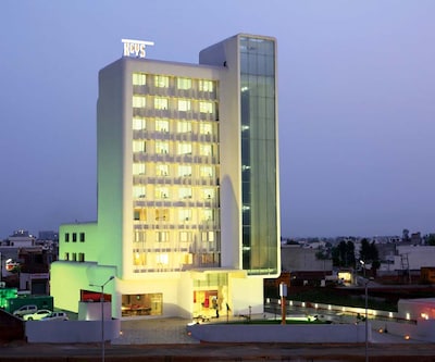 Keys Select Hotel
